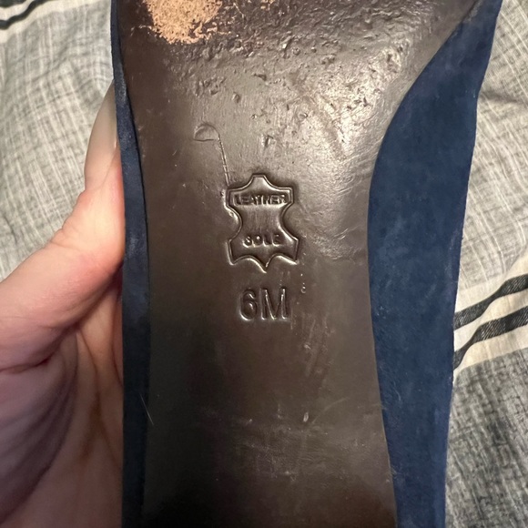 Tory Burch Navy Block Heel 6 - Picture 4 of 6